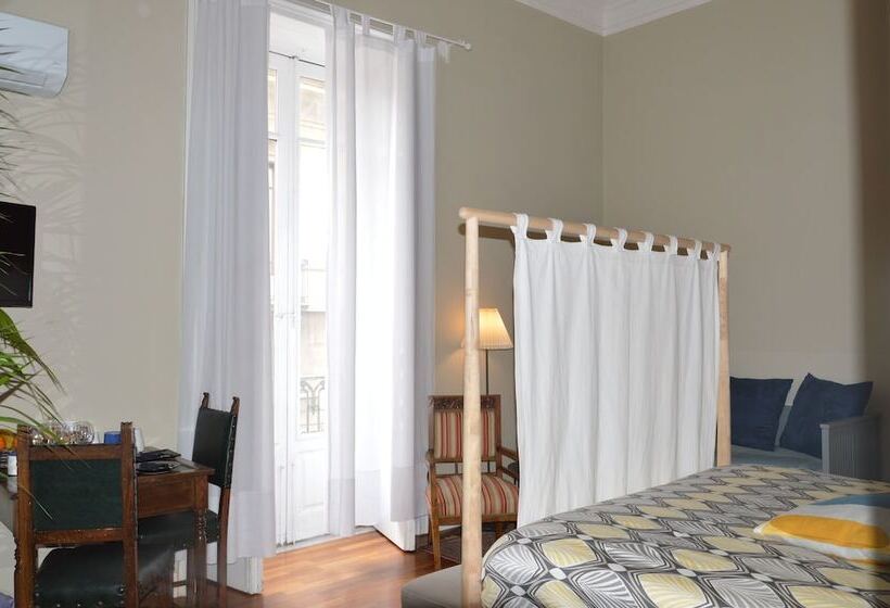 اتاق راحتی سه تخته, B&b Le 4 Leggende