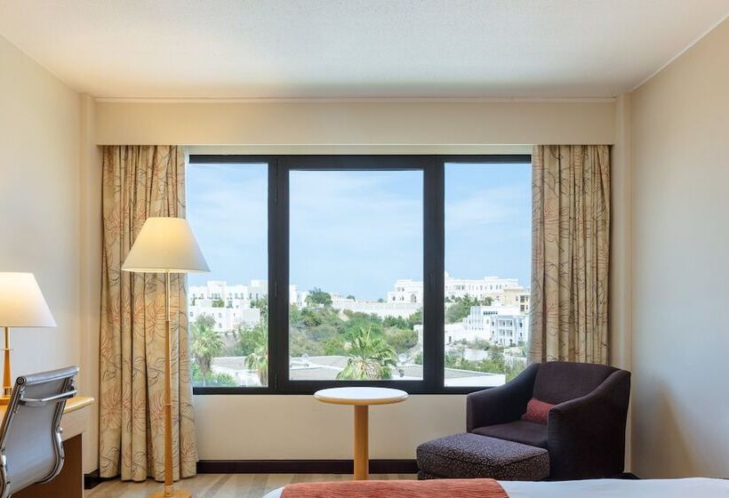 اتاق خانوادگی, Crowne Plaza Muscat, An Ihg