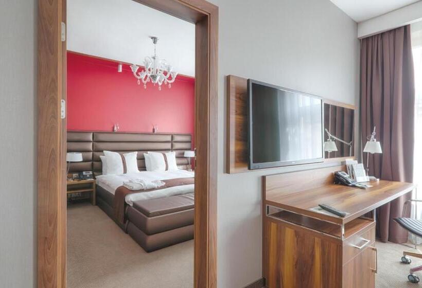 Люкс Кровать Кинг, Holiday Inn Krakow City Centre, An Ihg