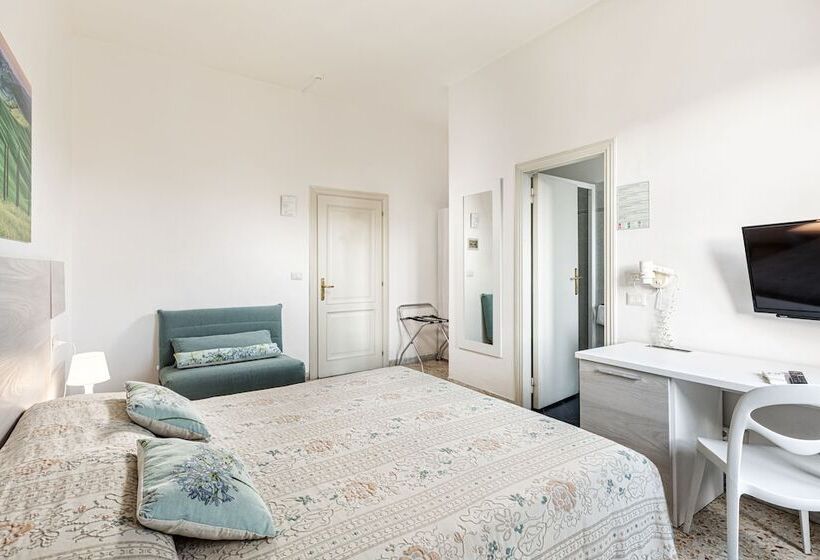 Economy Triple Room, Minerva
