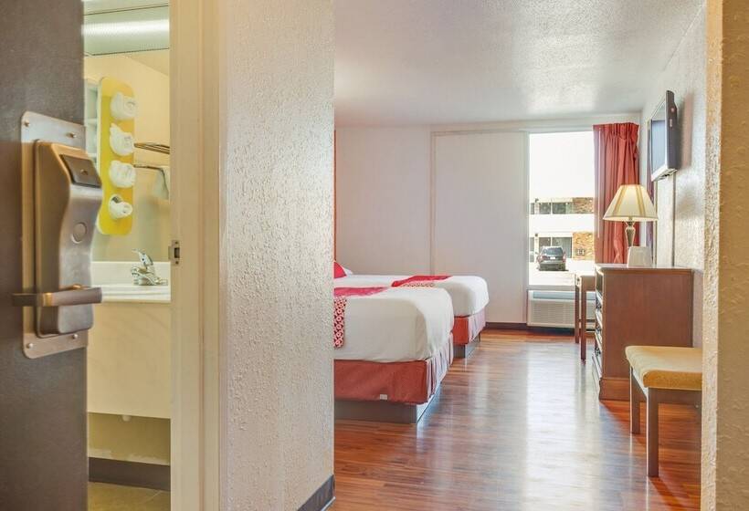 Номер Стандарт 2 Двуспальные Кровати, Oyo Hotel Mona Lake Muskegon
