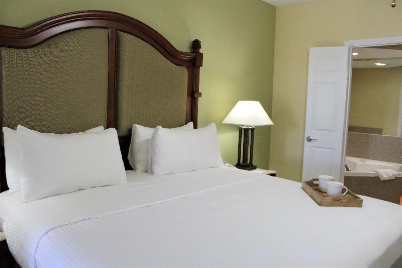 キングサイズベッドのスイートルーム, Doubletree Resort By Hilton Grand Key   Key West