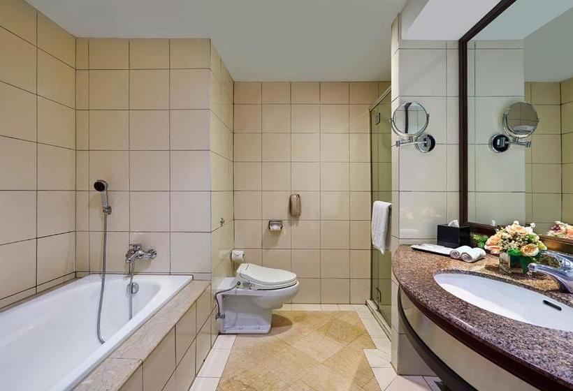 Номер Deluxe, Eastin Hotel Kuala Lumpur
