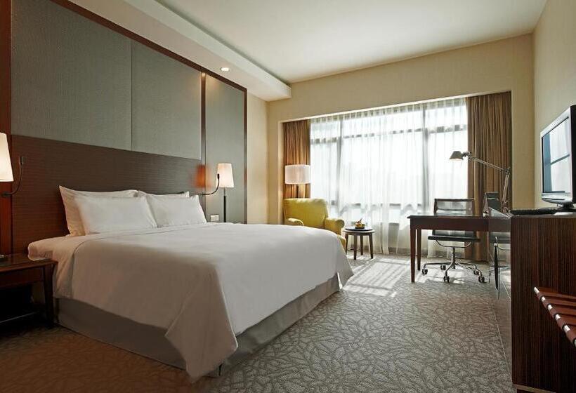 Номер Deluxe Кровать Кинг, Eastin Hotel Kuala Lumpur