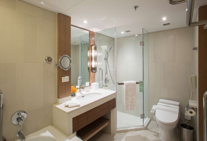 Номер Deluxe, Shangri La Qingdao   May Fourth Square