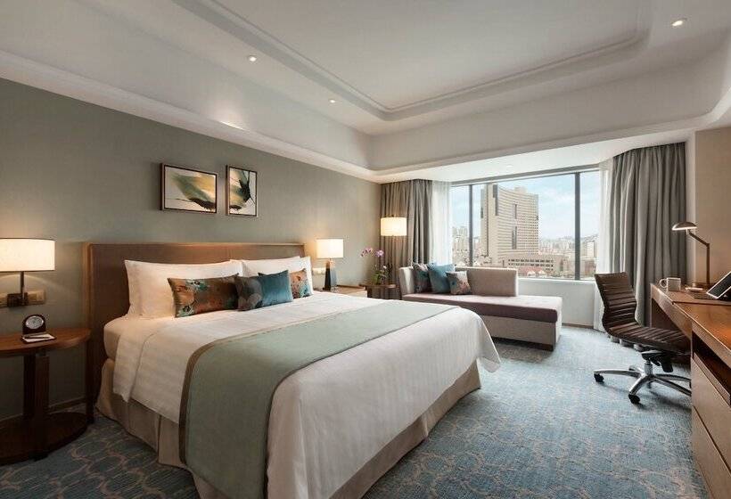 Номер Deluxe, Shangri La Qingdao   May Fourth Square