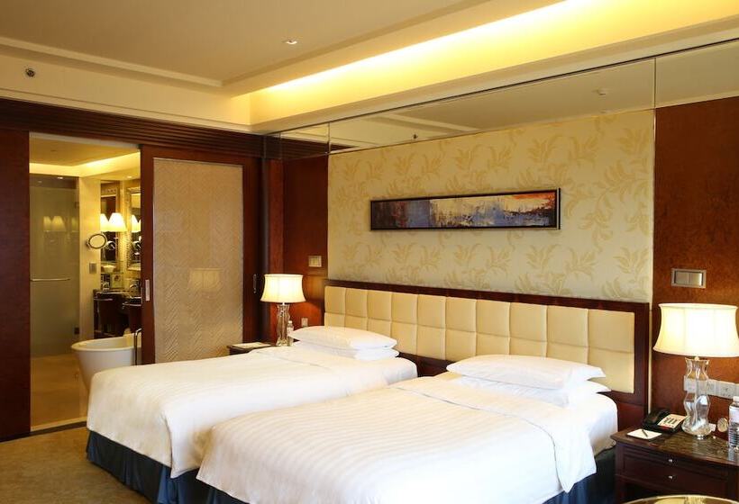 Номер Executive, Shangri La Qingdao   May Fourth Square