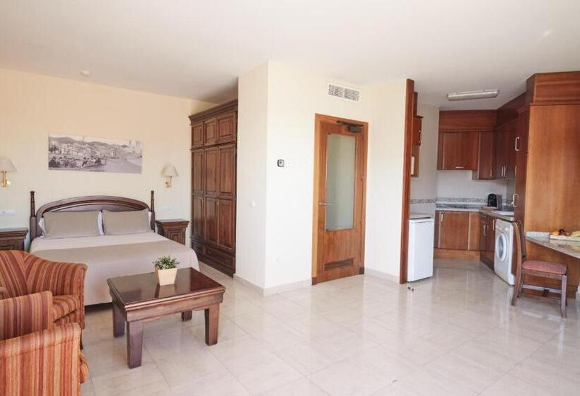Студио Стандарт Вид на Бассейн, Sunway Playa Golf & Spa Sitges