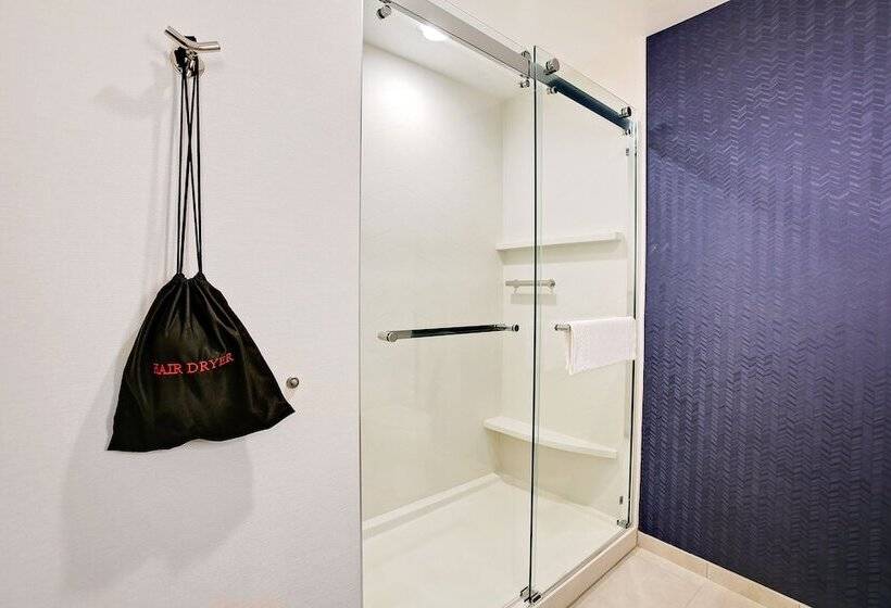 סוויטה, Fairfield Inn & Suites Bardstown