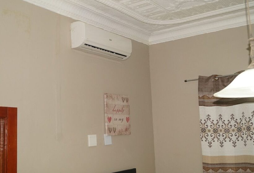 Quarto Familiar, Miraton Eastgate Suites