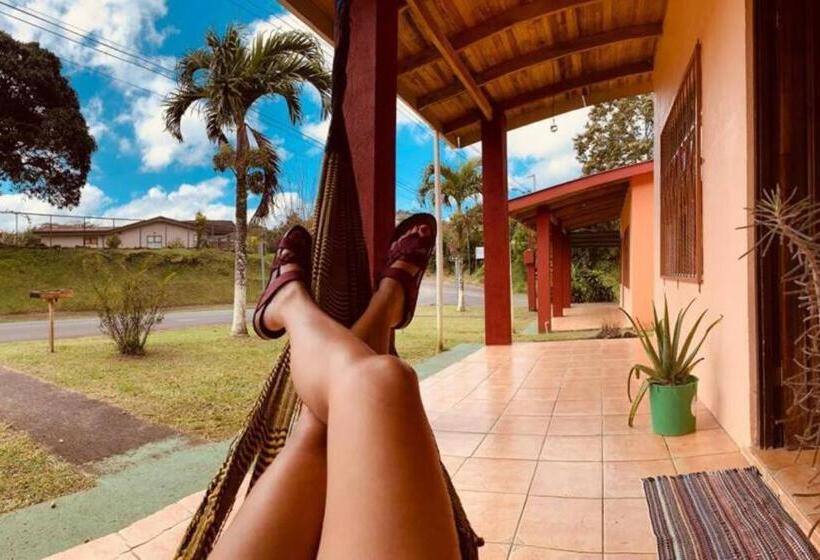 Дом 2 Спальни, Beautiful Casa Aire Near Lake Arenal In Nuevo Arenal   Casas Airelibre