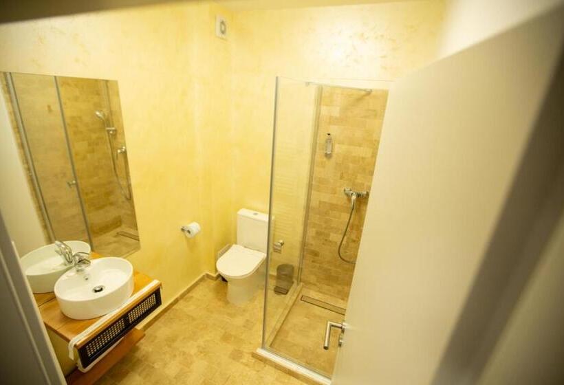 Family Suite, Renato House
