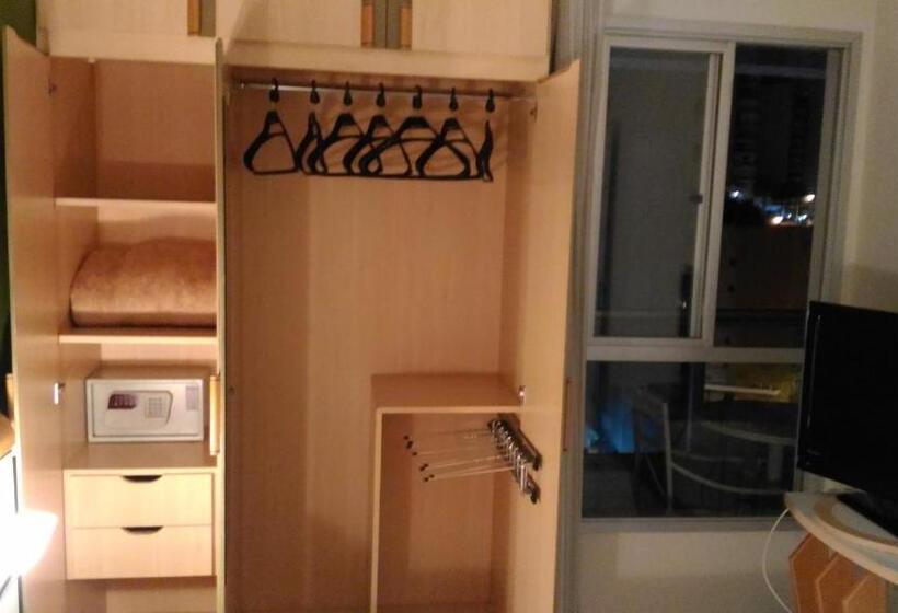 带1个卧室的带阳台的公寓, Apart Hotel Quartier Latin