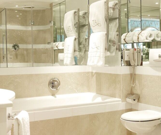 Классический Номер, Twelve Apostles Hotel & Spa