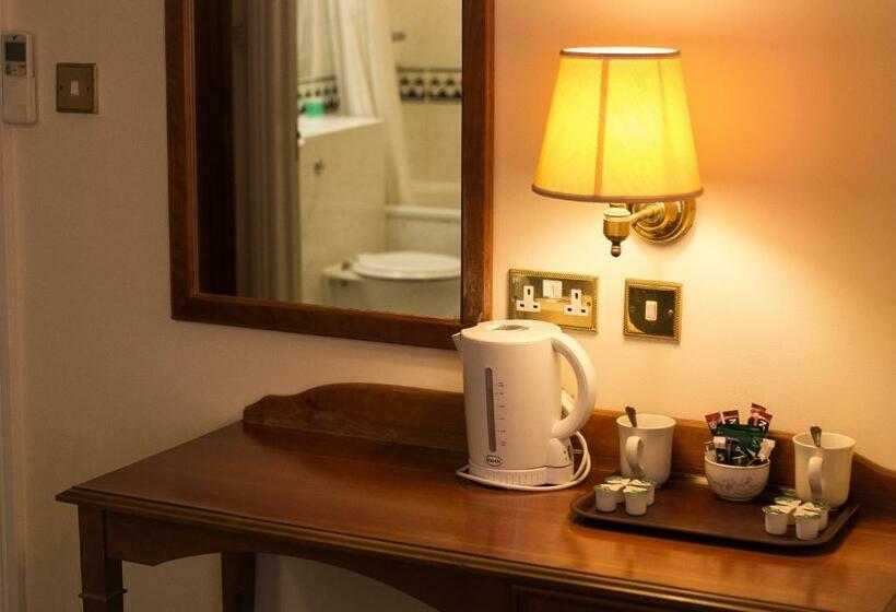 Номер Стандарт, Abbey Lodge