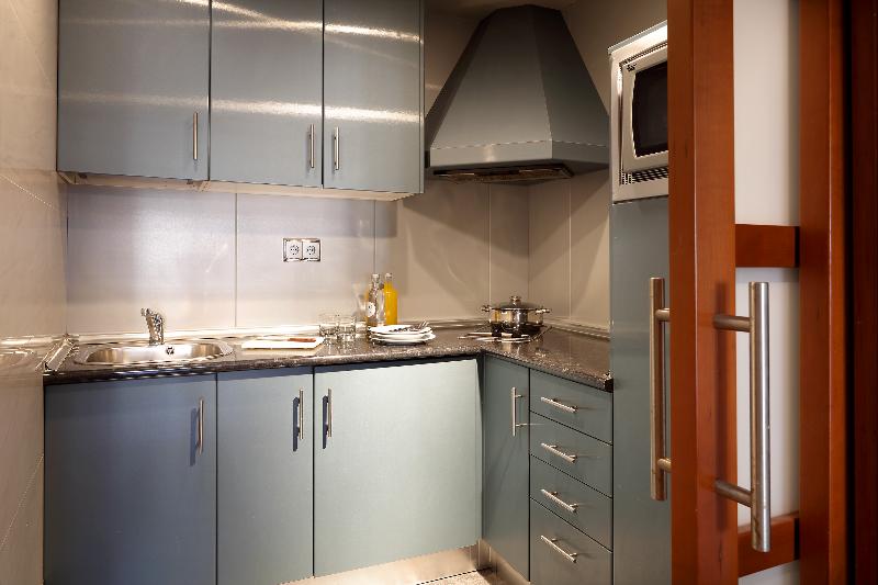 Полулюкс, Eurostars Las Salinas