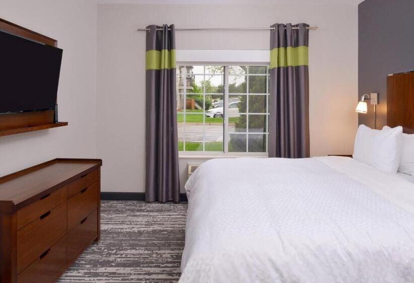 带大床的套房, Four Points By Sheraton Mount Prospect O’hare