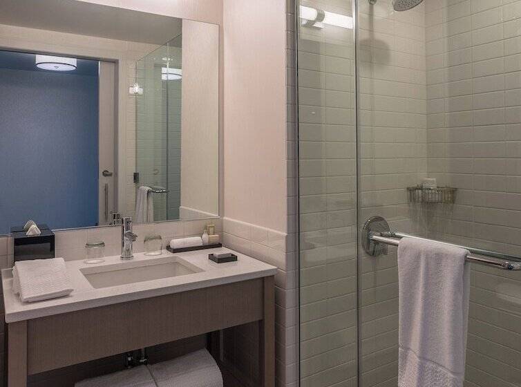 스위트 킹사이즈 침대, Mohegan Sun
