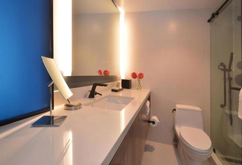 Номер Стандарт, Renaissance Reno Downtown Hotel & Spa
