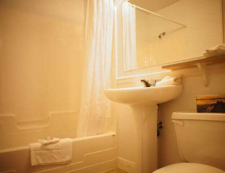 Номер Стандарт 2 Двуспальные Кровати, Silverwood Inn & Suites