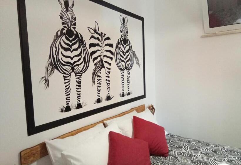 استودیو خانوادگی, Big Mama Jungle Rooms