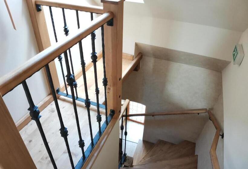 Студия Стандарт, Apartmány U Koudelníka