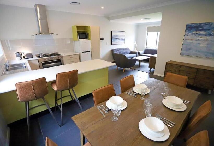 Семейное Студио, Eastend Studio Apartments