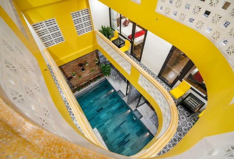 اتاق لوکس با چشم‌انداز استخر, The Lit Villa Hoi An