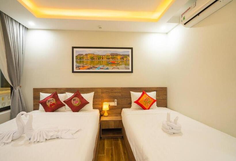 اتاق سه نفره دلوکس با چشم‌انداز استخر, The Lit Villa Hoi An