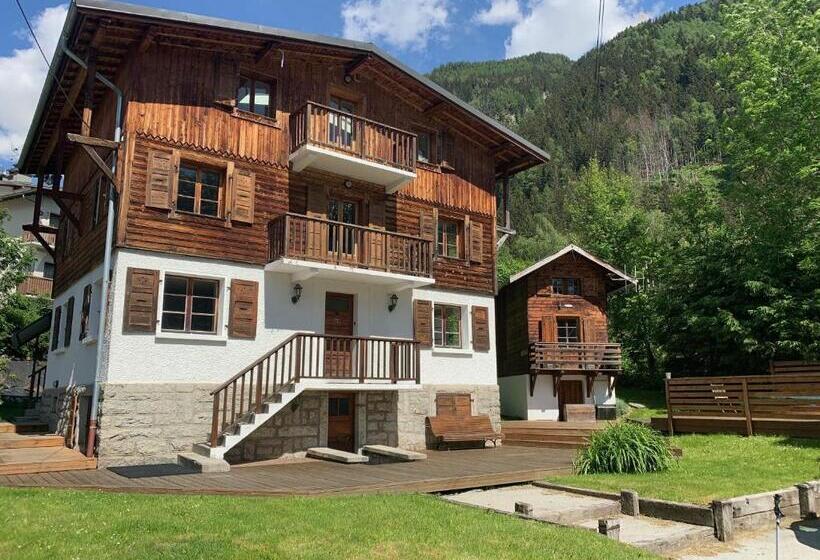 Шале Superior 1 Спальня, The Castle, 10 Bedroom Chalet, Chamonix Centre