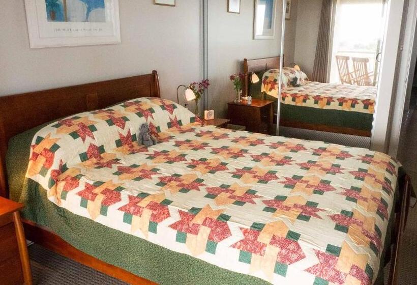 Люкс 2 Спальни, Rezare House Bed & Breakfast