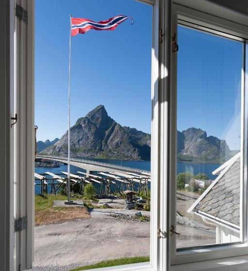 Номер Стандарт Вид на Море, Sakrisøy Gjestegård   Manor House In Sakrisøy   Solbakken Anno 1880