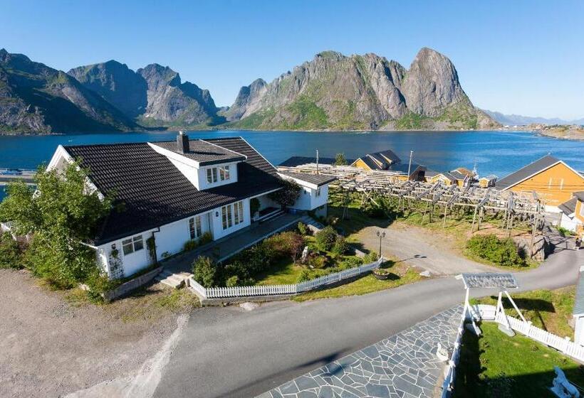 Трехместный Номер Deluxe Вид на Море, Sakrisøy Gjestegård   Manor House In Sakrisøy   Solbakken Anno 1880