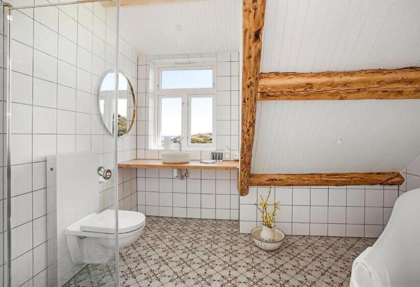 Трехместный Номер Deluxe Вид на Море, Sakrisøy Gjestegård   Manor House In Sakrisøy   Solbakken Anno 1880