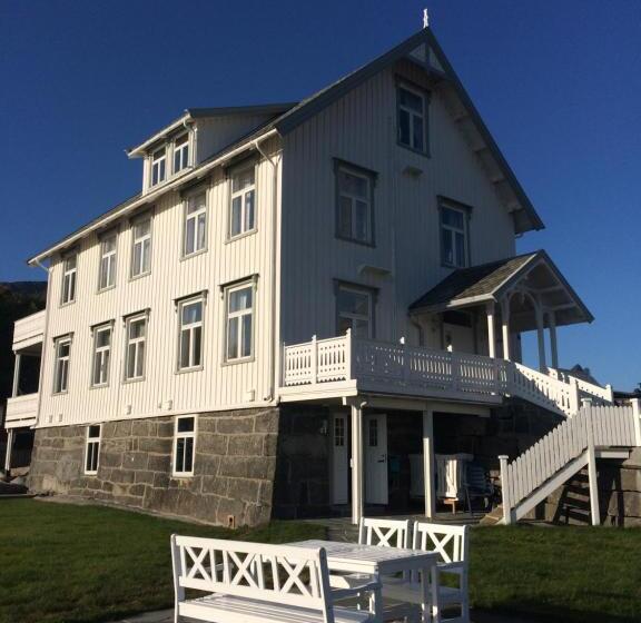 Стандартный Номер Кровать Кинг, Sakrisøy Gjestegård   Manor House In Sakrisøy   Solbakken Anno 1880