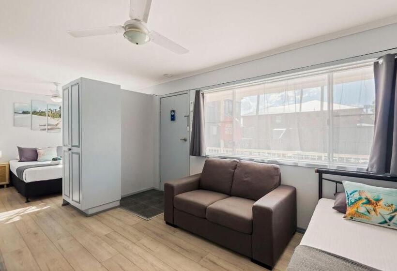 Номер Стандарт, Pacific Motor Inn