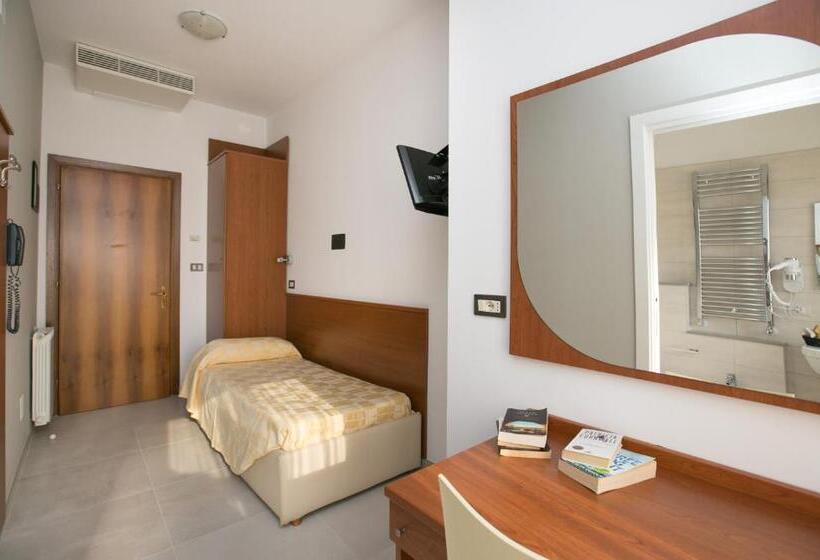 标准单人间, Albergo Arcobaleno