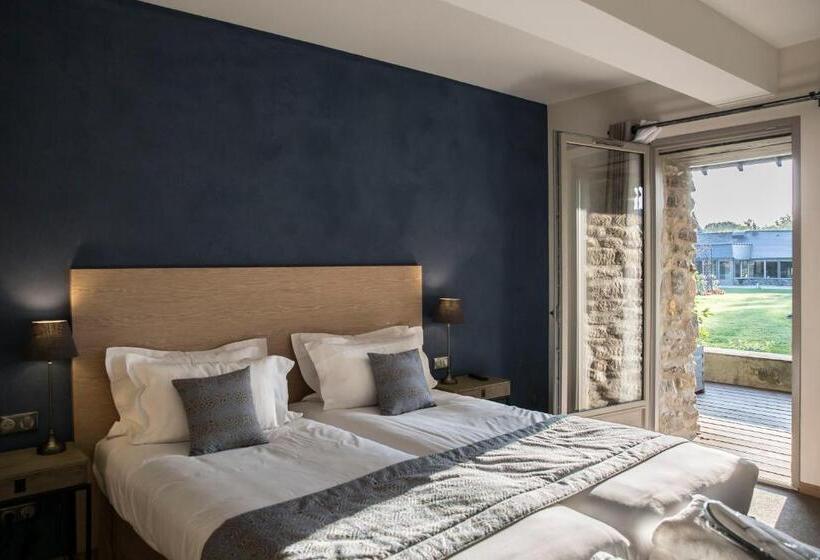 Номер Комфорт Вид на Бассейн, Hôtel De L Abbaye Le Tronchet Saint Malo