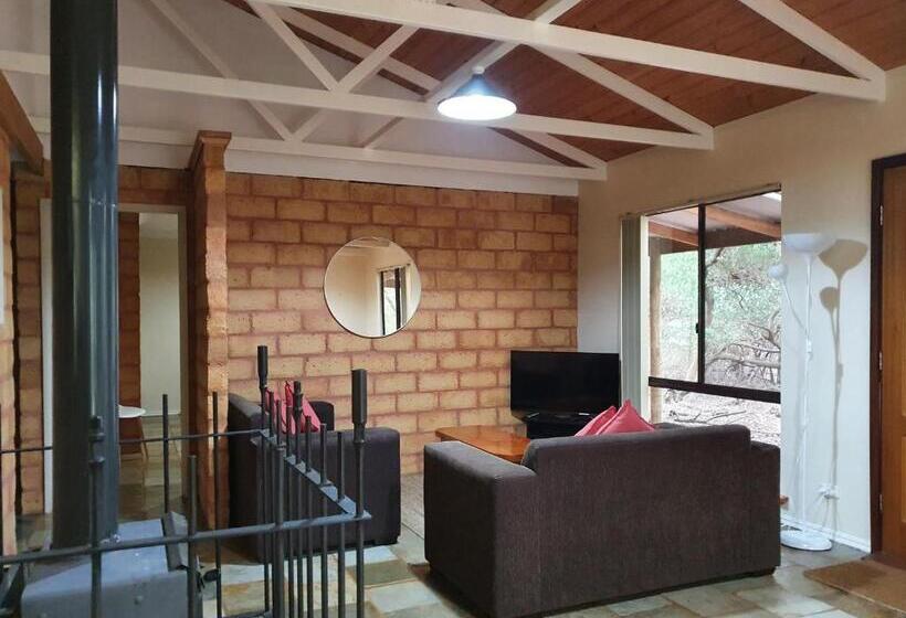 오두막, Little River Farm Cottages