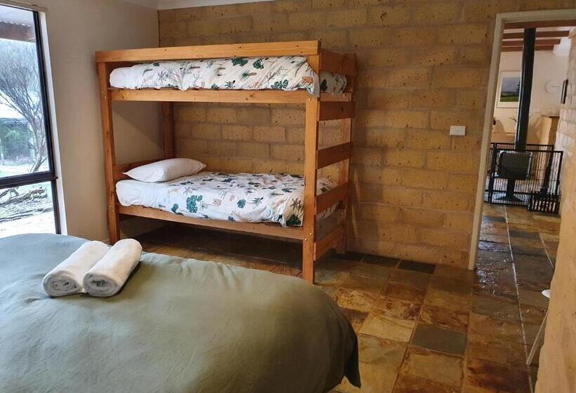 오두막, Little River Farm Cottages