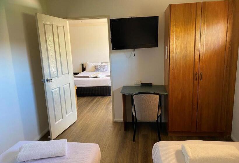 غرفة عائلية, Emerald Explorers Inn