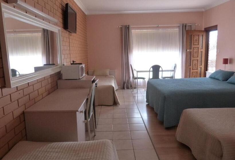 חדר משפחתי, Fullarton Motor Lodge