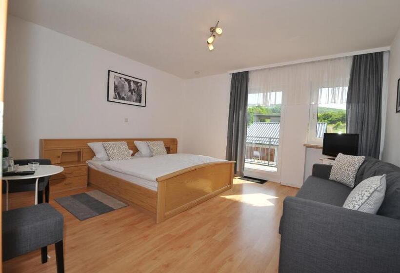 Номер Стандарт с Балконом, Weinhotel Lenz