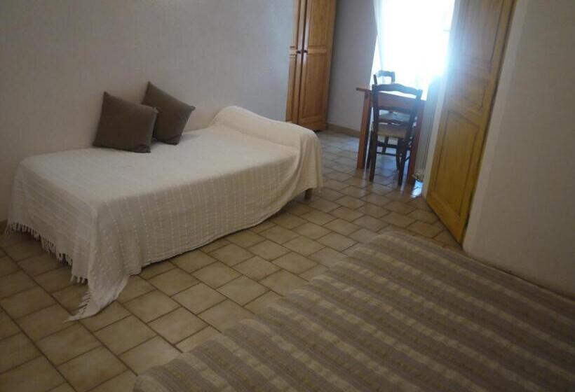 Номер Стандарт Трехместный, Auberge Des Seguins