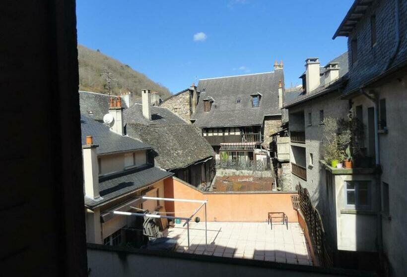 Номер Стандарт, Hôtel Restaurant Aux Armes D Estaing   Kb Hotel Group