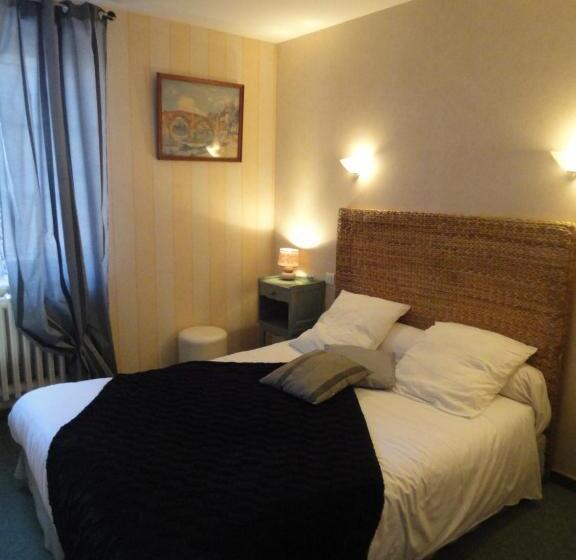 Номер Стандарт, Hôtel Restaurant Aux Armes D Estaing   Kb Hotel Group