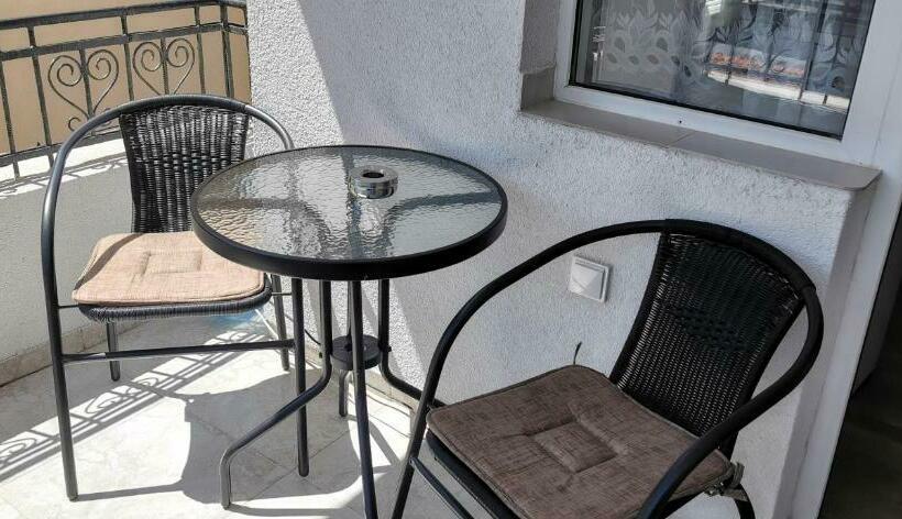 Habitació Estàndard amb Terrassa, къща за гости The Sunny Corner