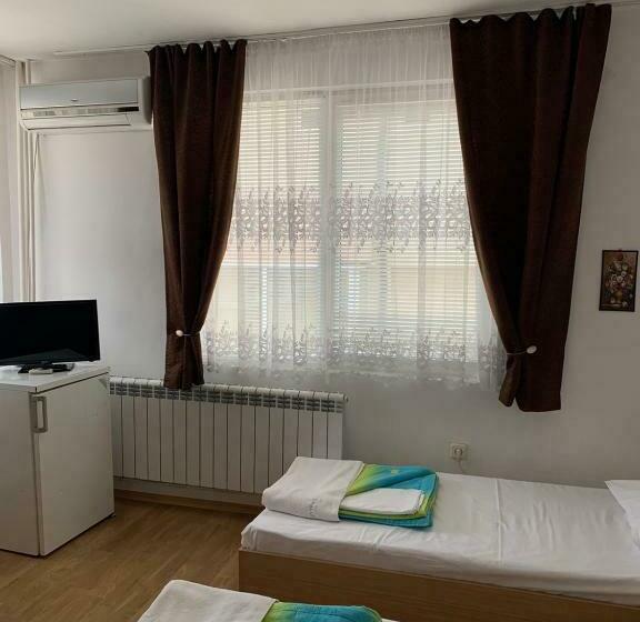 Habitació Estàndard amb Terrassa, къща за гости The Sunny Corner
