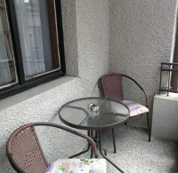 标准间带阳台, къща за гости The Sunny Corner