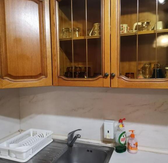 家庭工作室, къща за гости The Sunny Corner